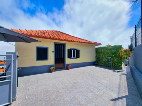 Cozy House in Central Sanatana, Near Top Hiking Trails and Levadas, Pico Ruivo